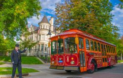 Trolley at Governor's Mansion